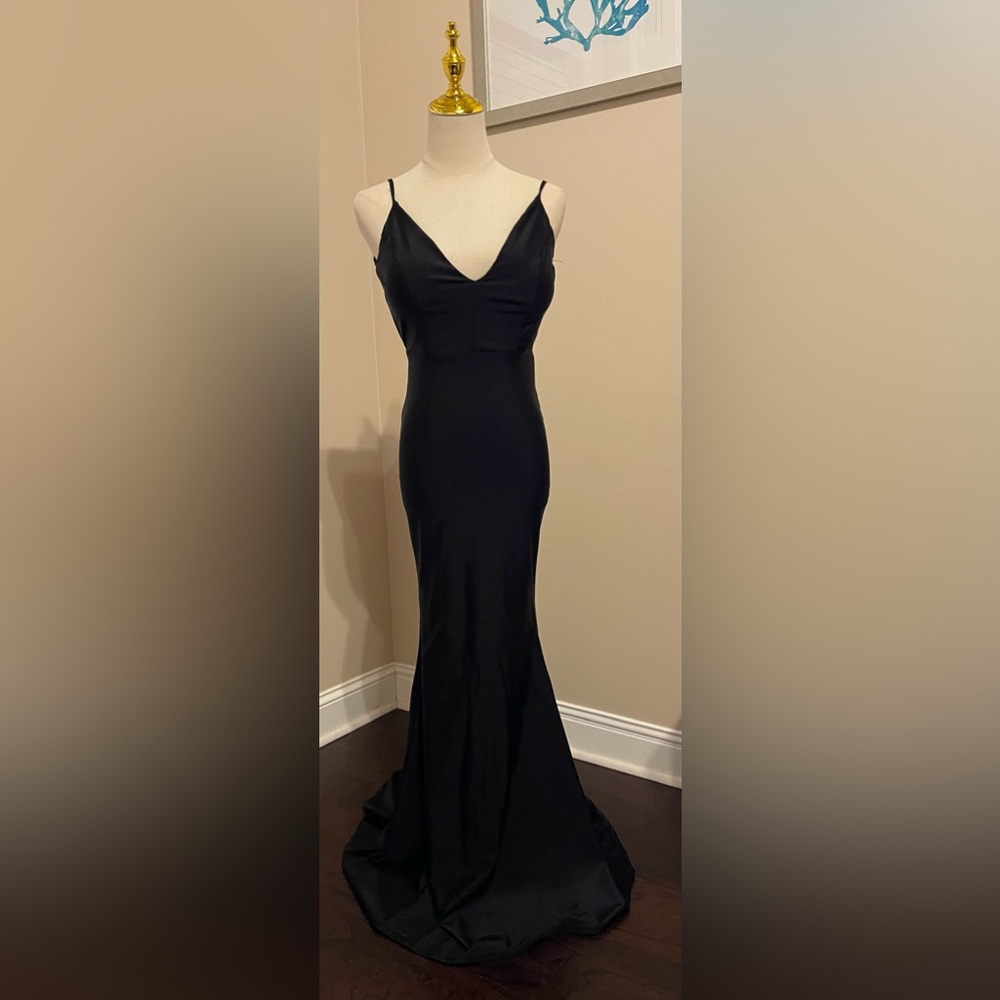 042 Elegant Black Evening Maxi Dress